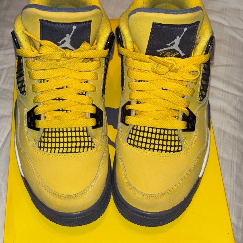 Jordan 4 Retro (Lightning)